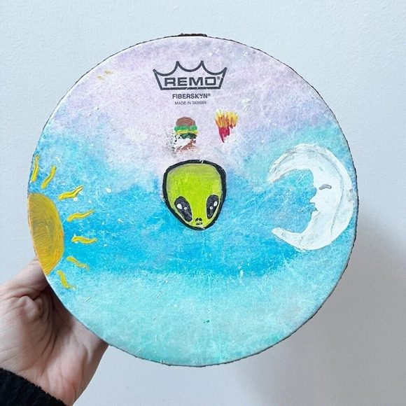 Remo Fiberskyn 8" Drum Head Hand-Painted Alien 8” Diameter - Picture 1 of 7